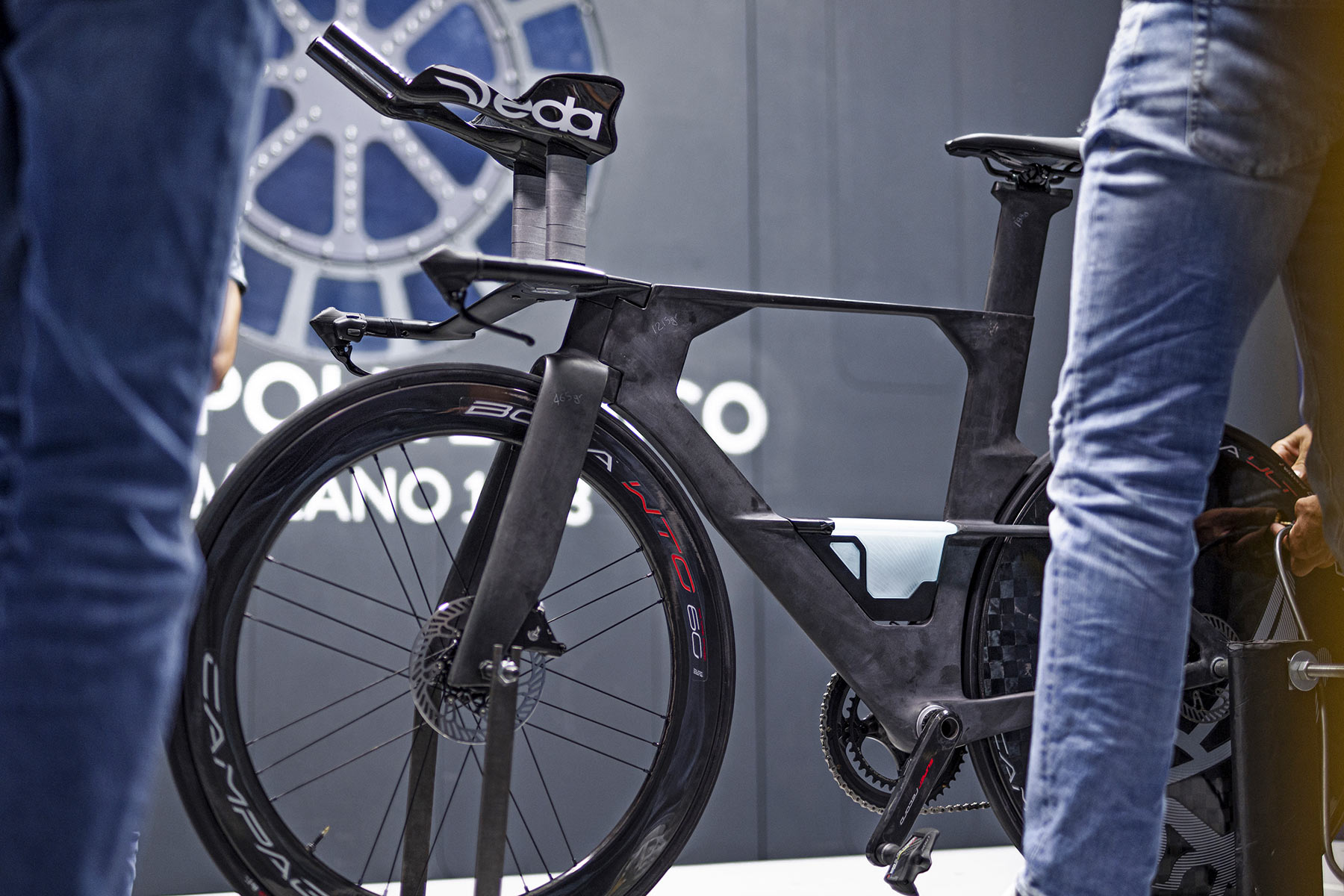 Colnago-TT1-carbon-disc-brake-time-trial-bike_UAE-team-TT-bike_wind-tunnel-testing.jpg