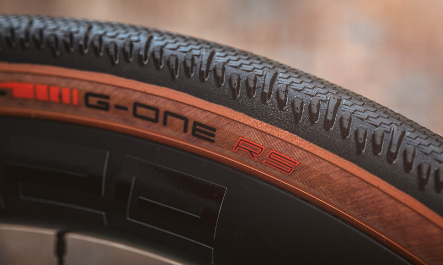 Schwalbe-G-One-RS-gravel-racing-tire-is-twenty-percent-faster_transparent-tanwall-sidewall.jpg