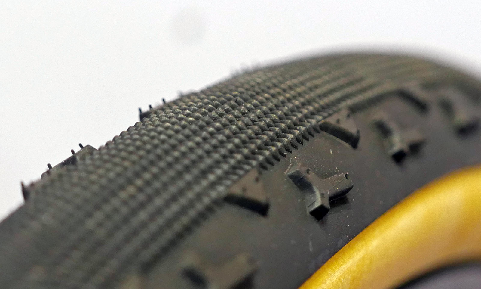 New-Challenge-Gravel-Grinder-tire-reshaped-for-better-control_enhanced-transition.jpg
