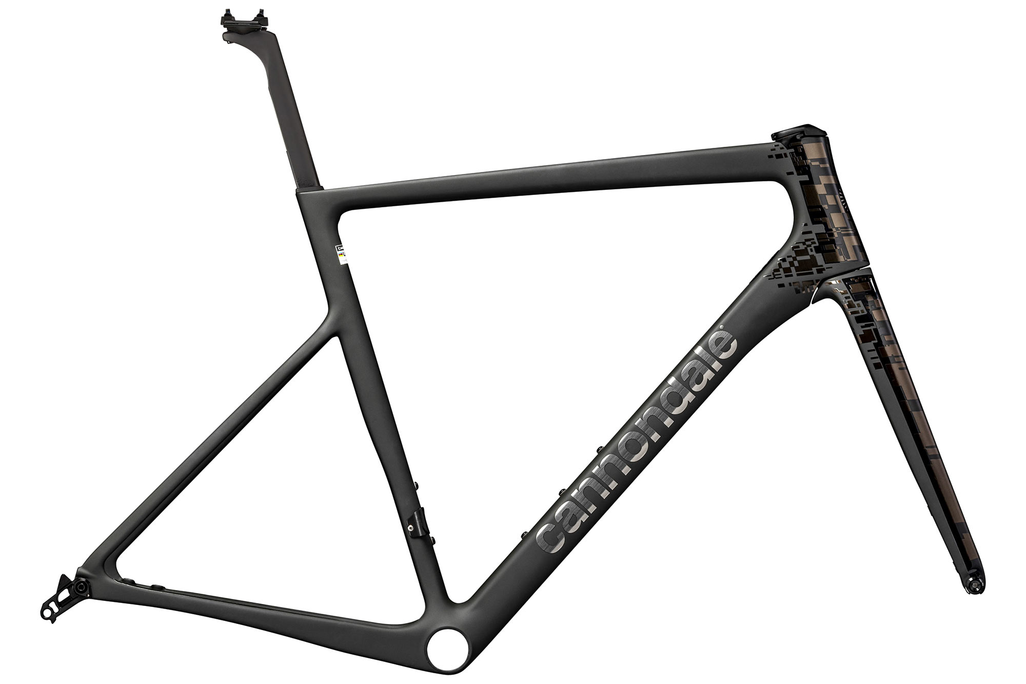 Cannondale-SuperSix-EVO-Leichtbau-LTD_limited-edition-ultra-lightweight-carbon-road-bike_frameset-studio.jpg