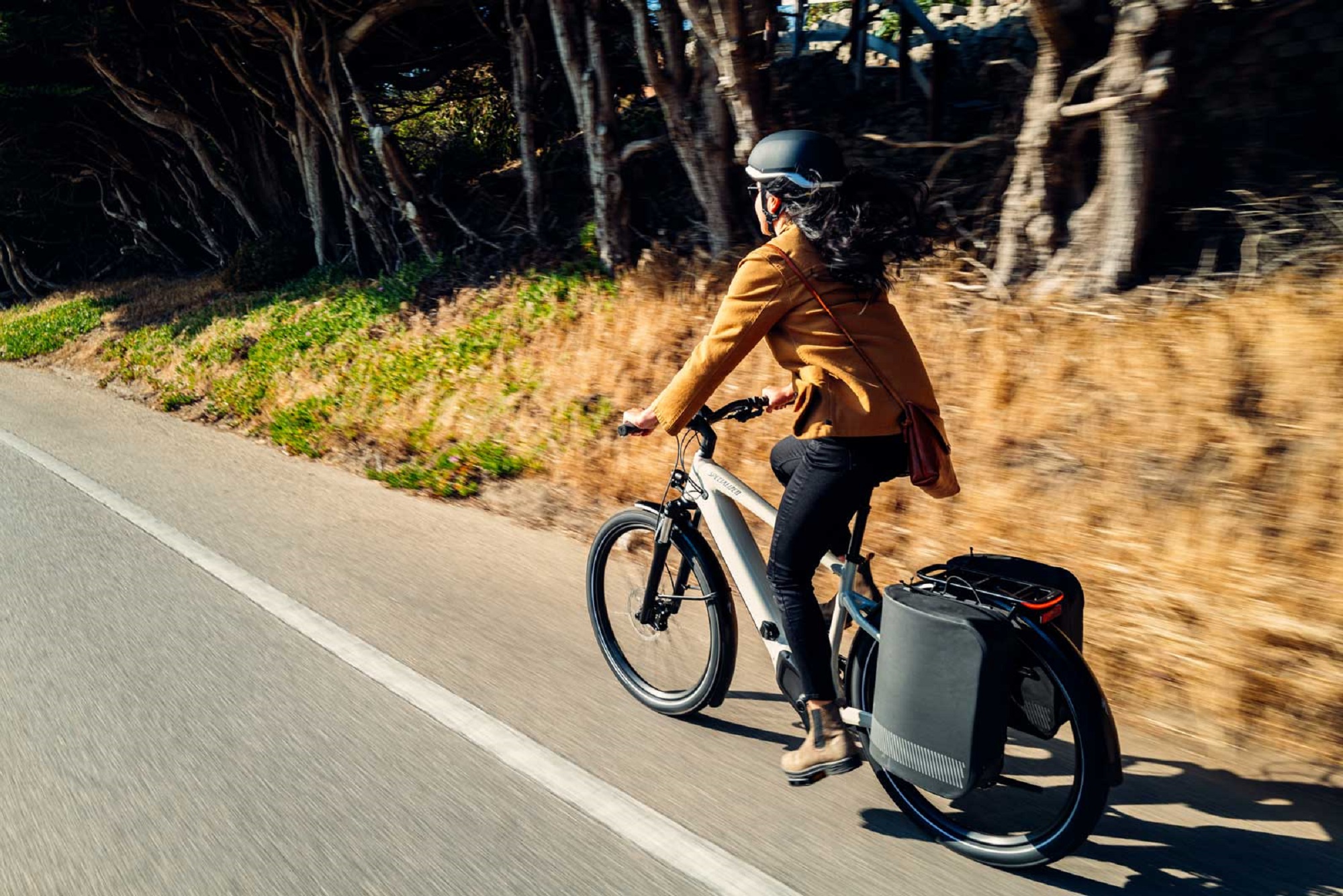 2022-specialized-turbo-vado-ebike-tailwind-pannier-bags.jpg