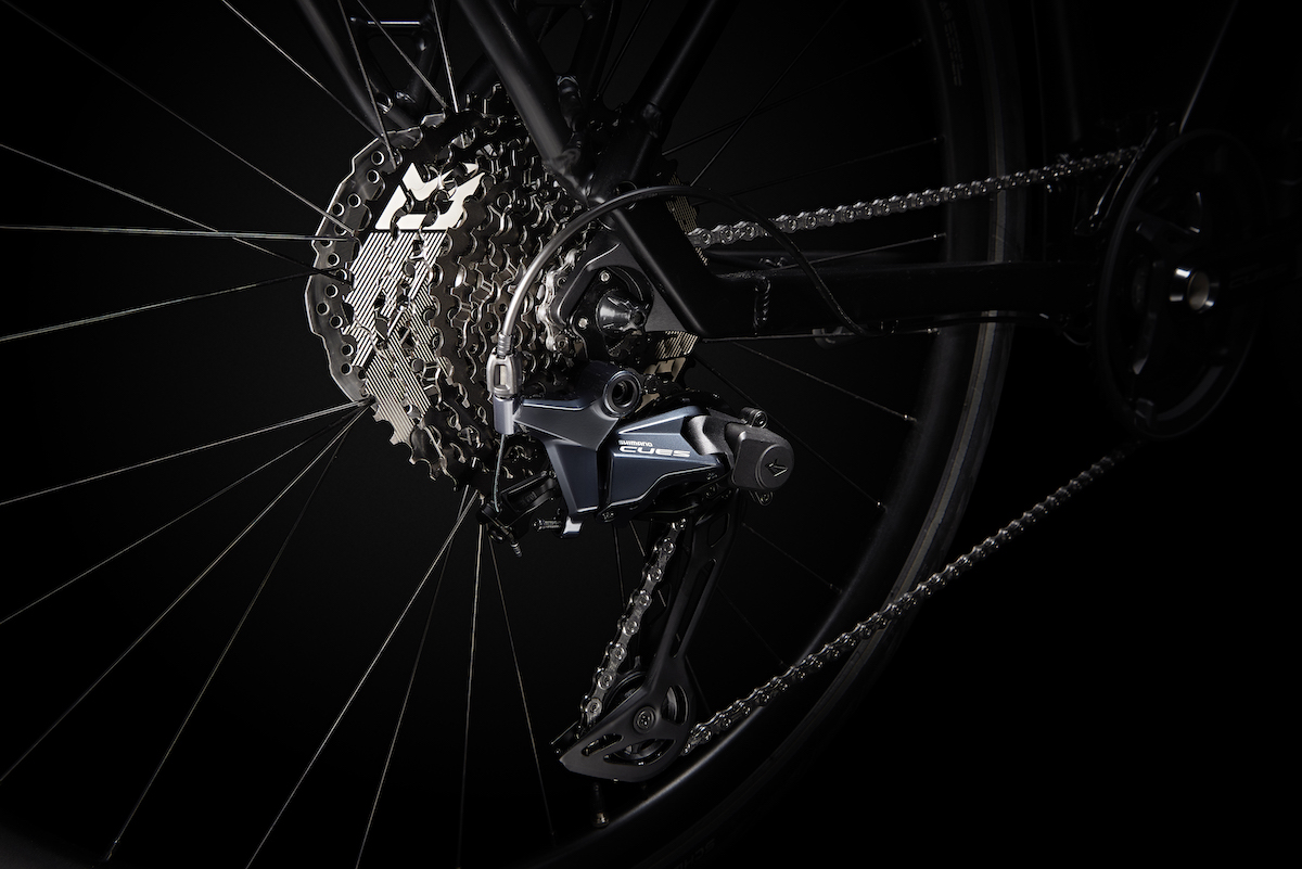 469440-CUES_U8000_Drivetrain_Rear_2-bb0fad-original-1676637608.jpg