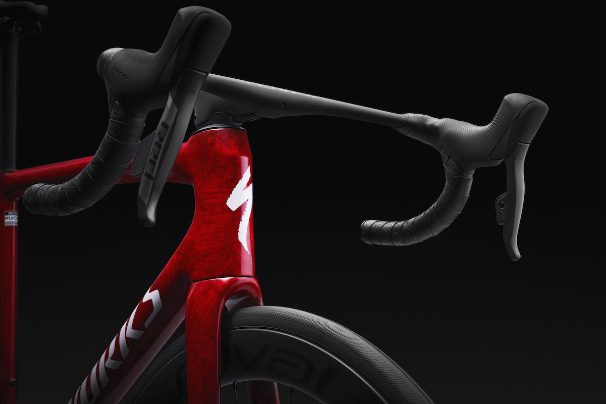 Specialized-Tarmac-SL8-94924-03-SW-ETAP-REDSKY-FRYRED-WHT_COCKPIT.jpg