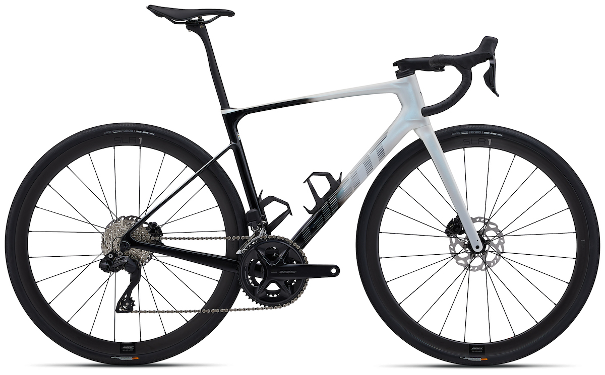 Pro 1 ｜ MY24 Defy Advanced Pro 1_Color A Unicorn White_副本.jpg