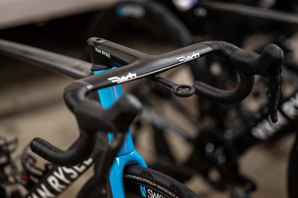 Omloop-Mens-Tech-Gallery-004-970x646.jpg