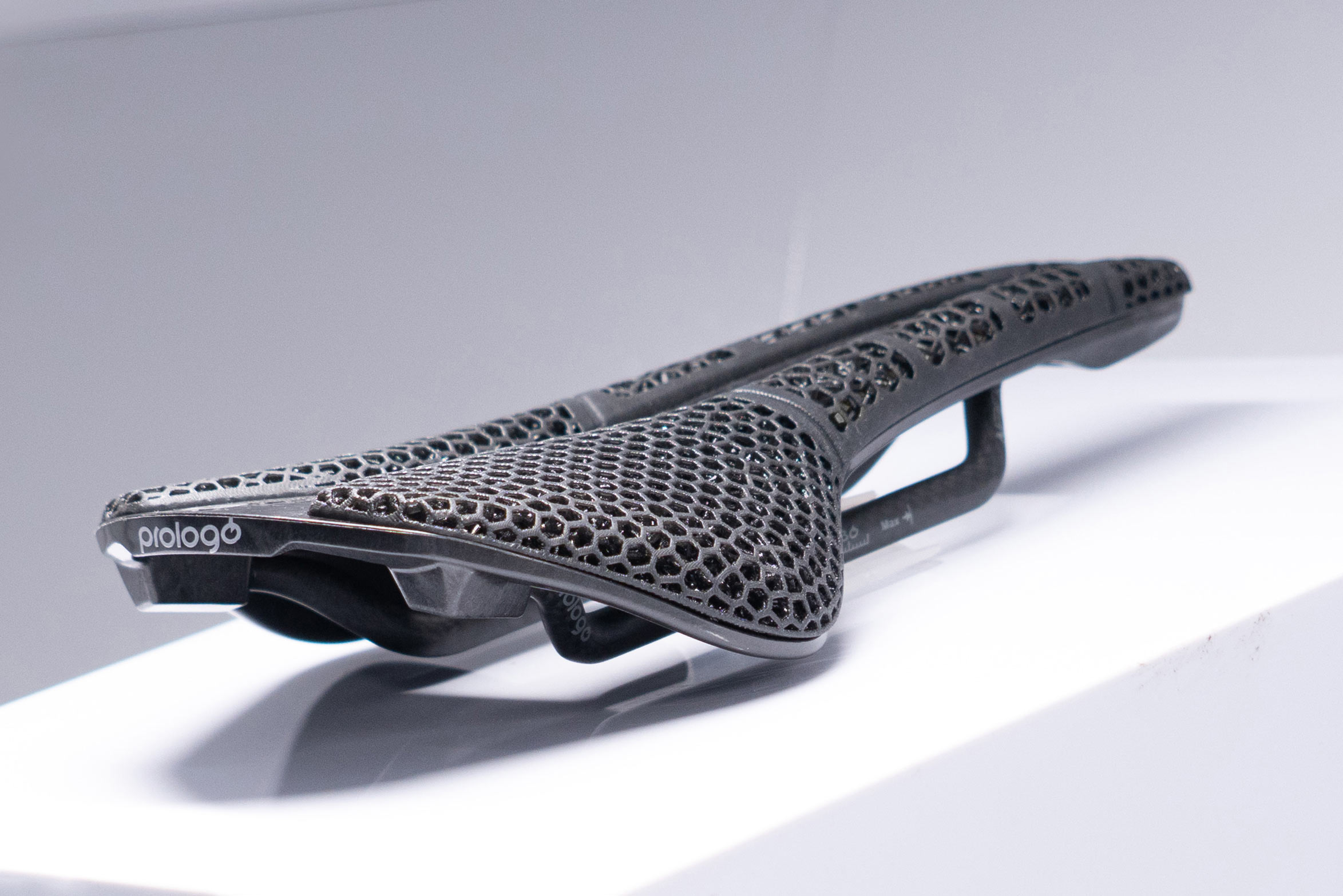 Prologo-Nago-R4-3DMSS-3D-printed-road-bike-saddle-1.jpg