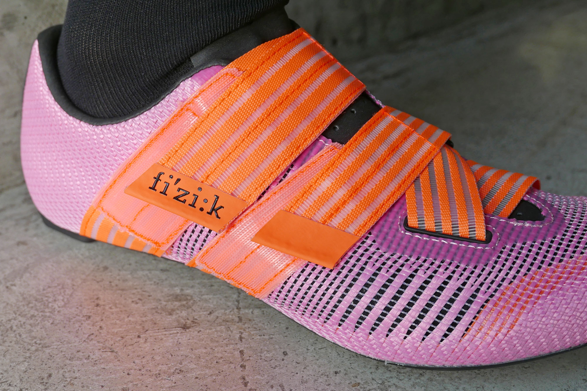 2024-Fizik-Powerstrap-Aeroweave-ultralight-open-mesh-road-bike-race-shoe_lighter-strap-detail.jpg