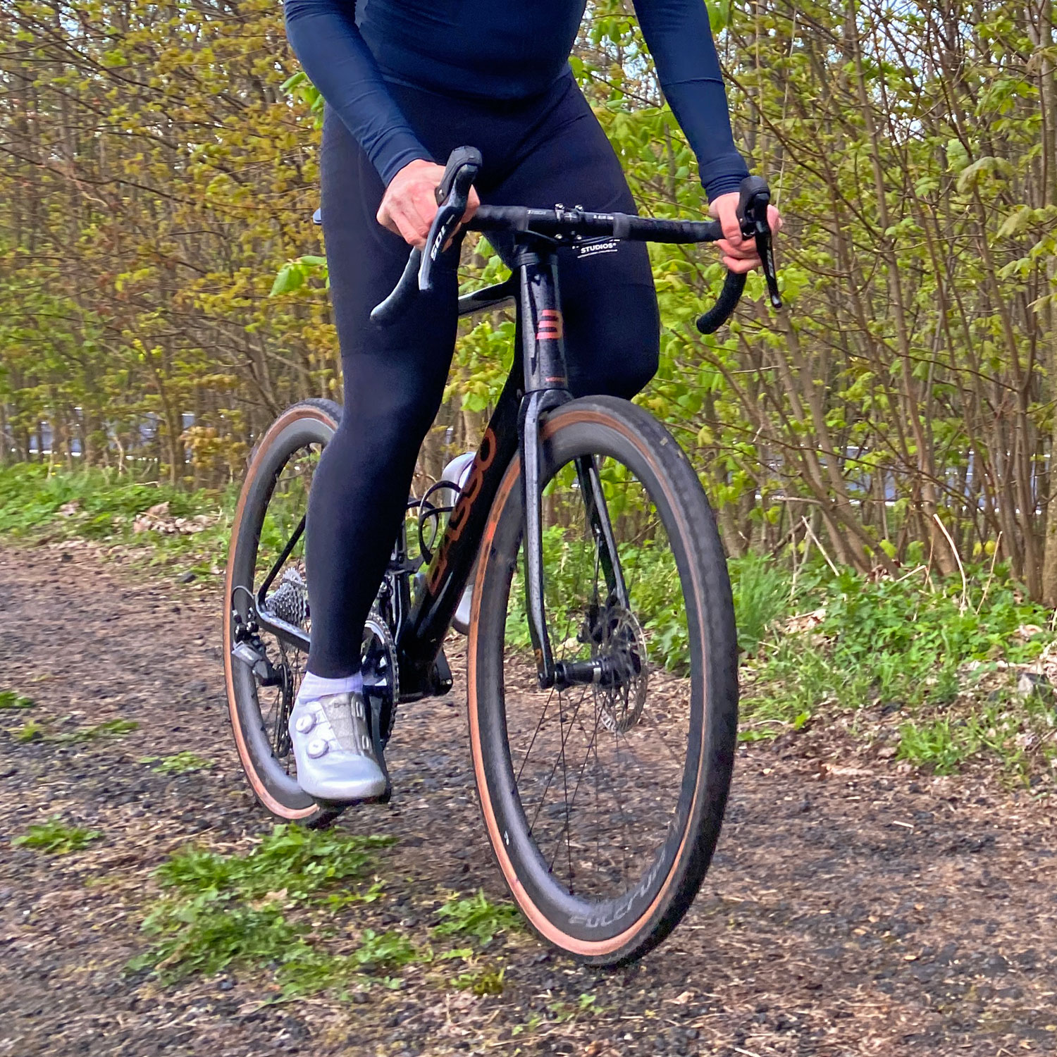 Fizik-x-Pas-Normal-Studios-Mechanism-carbon-road-shoes_gravel-all-road-riding.jpg