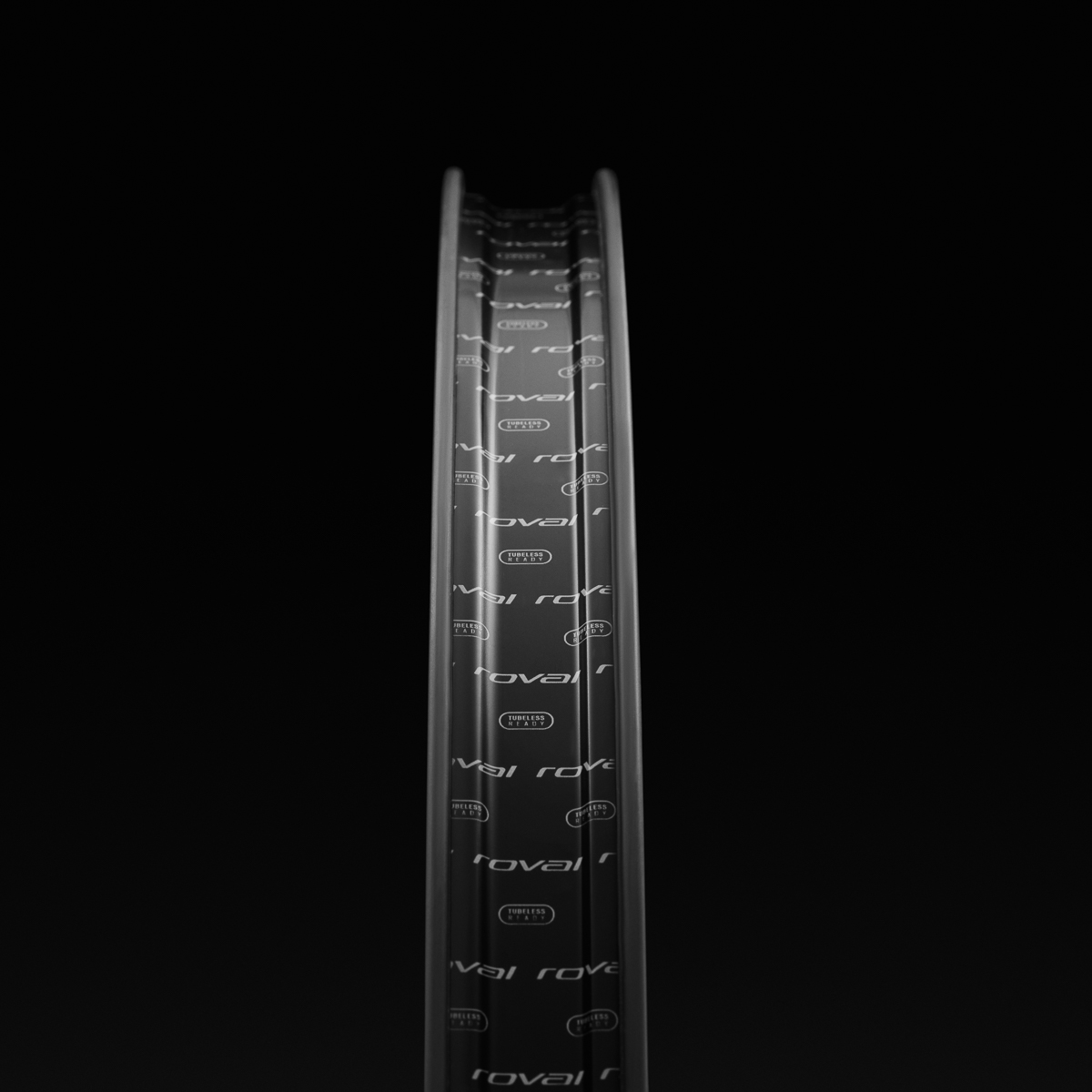 30125-2304_WHL_CONTROL-SL-TEAM_CARB-GLOSSWHT_RIM-BED-DETAIL_4412.jpg