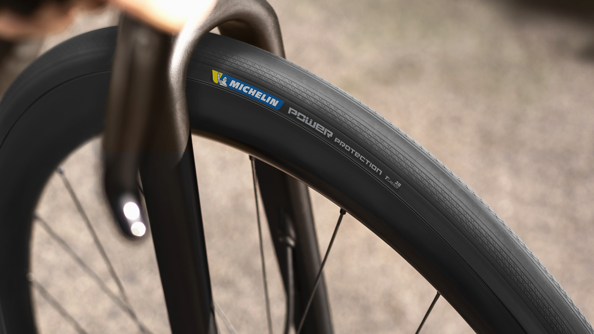 bi-153_tire_michelin_power-protection-tlr_master_product-in-context-1_nosignature_16-slash-9.jpg