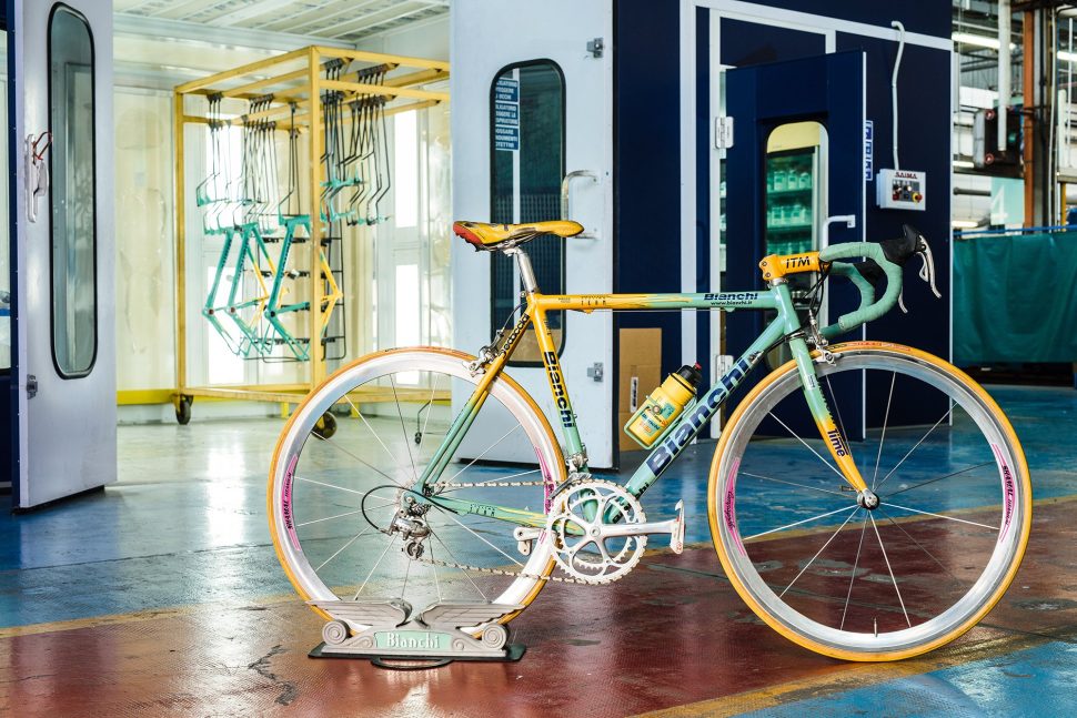 classic_bikes_bianchi_01_marco_pantani_mega_pro_1-970x647.jpg