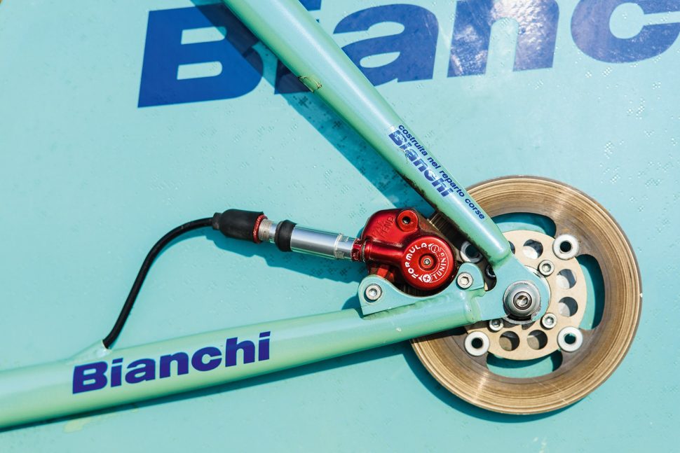 classic_bikes_bianchi_05_disc_brake_chrono_prototype_2-970x647.jpg
