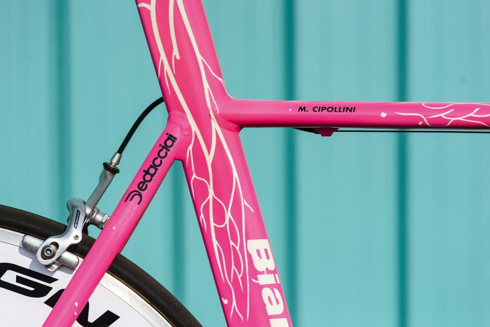 classic_bikes_bianchi_07_mario_cipollini_time_trial_2-970x647.jpg