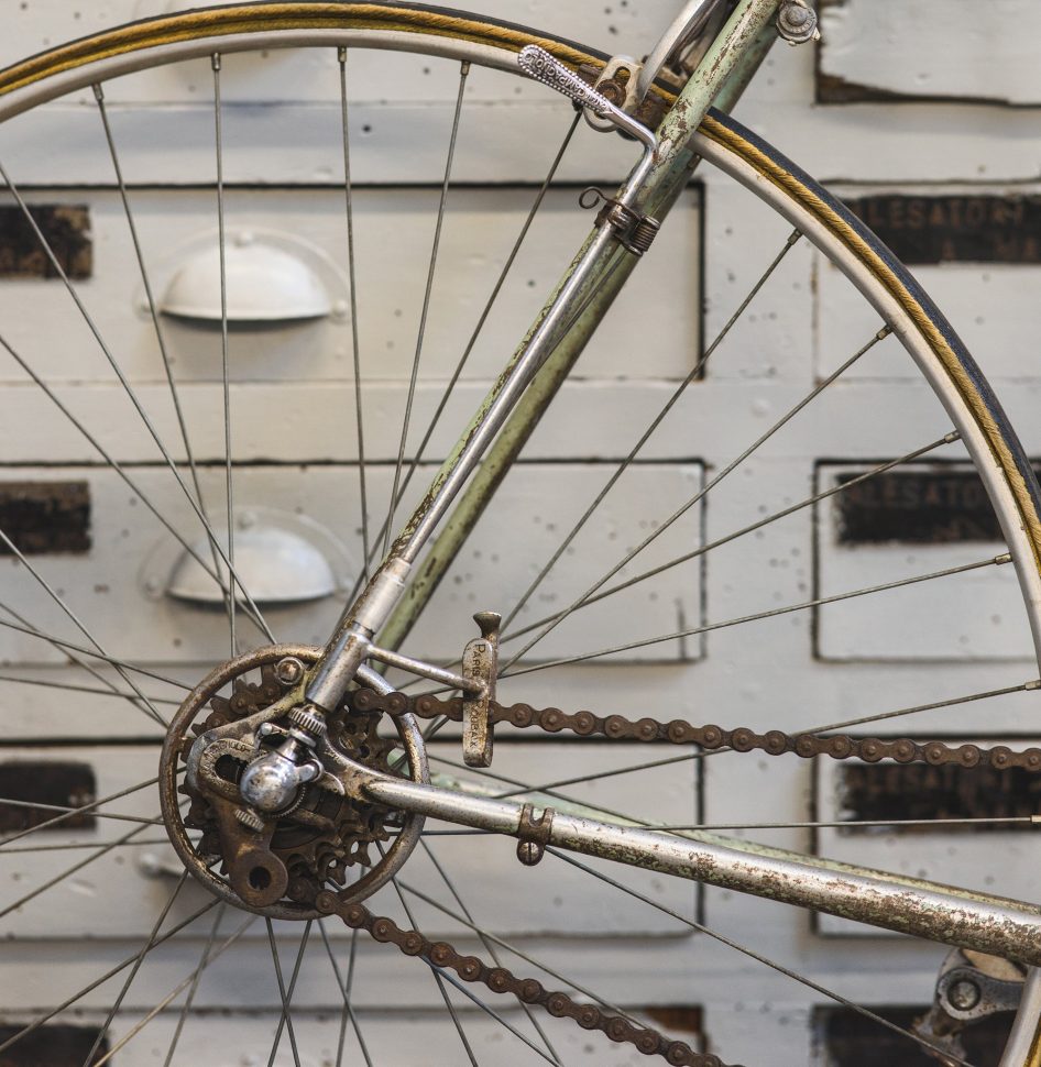 classic_bikes_bianchi_11_steel_road_bike_2-946x970.jpg