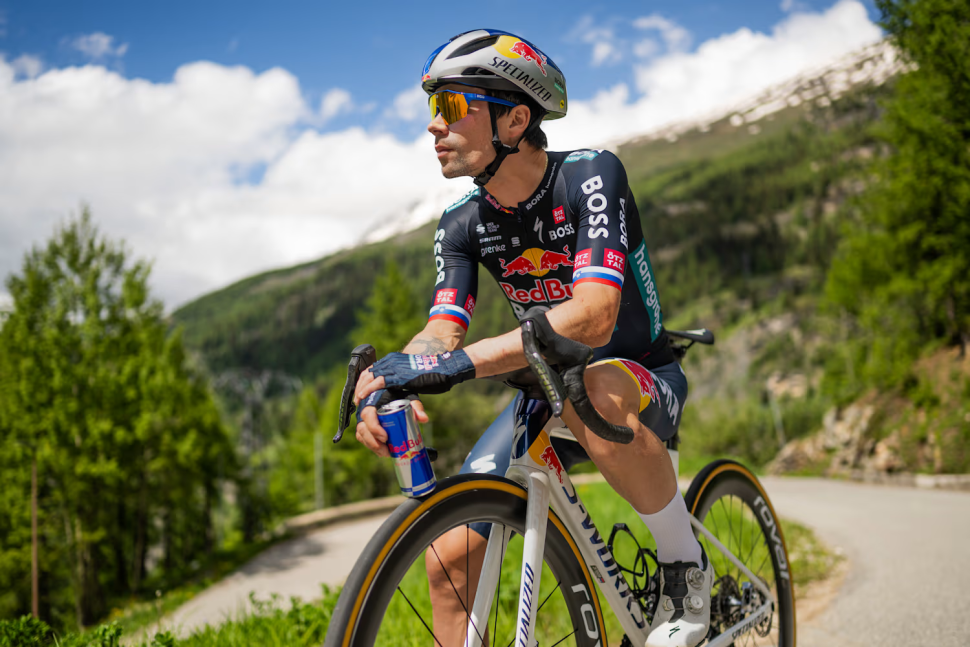 primoz-roglic-team-launch-970x647.png