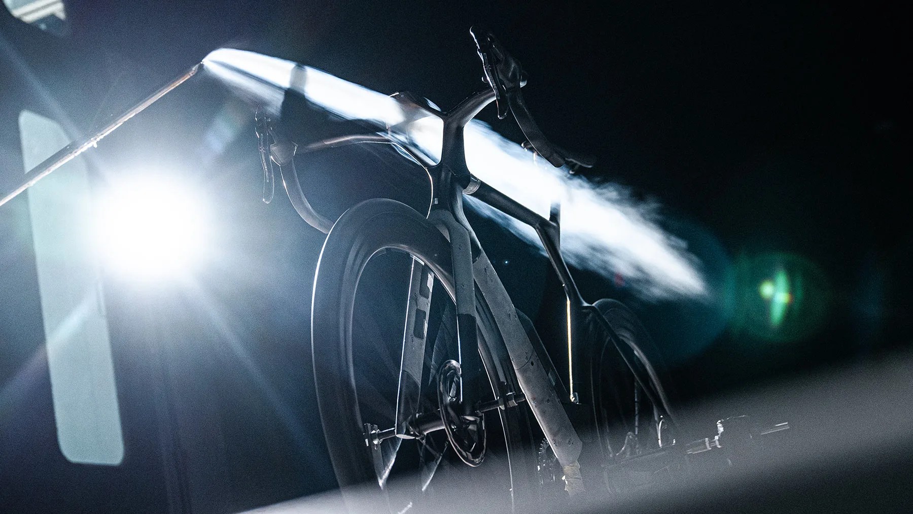 All-new-aerodynamic-Colnago-Y1Rs-aero-road-bike_front-view-in-the-wind-tunnel-jpg.jpg