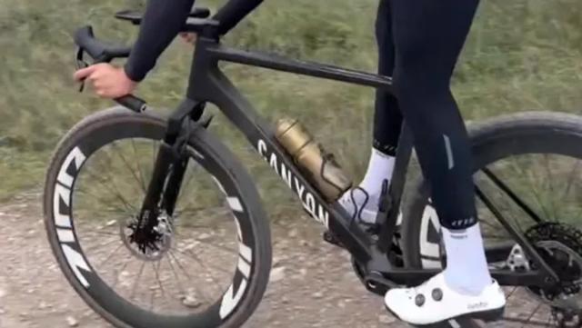 Canyon Gravel原型车曝光 带有疑似自有品牌避震前叉