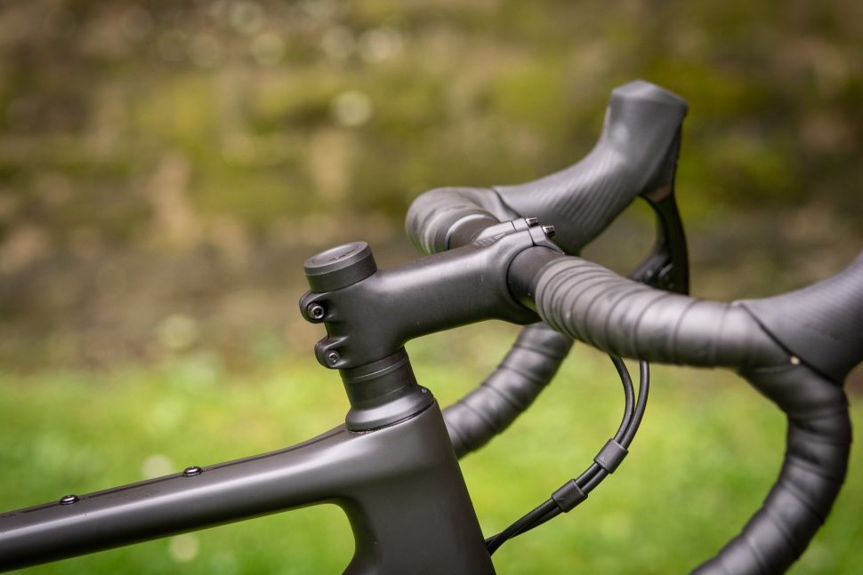 canyon-endurace-cf-7-etap-review-9-970x647.jpg