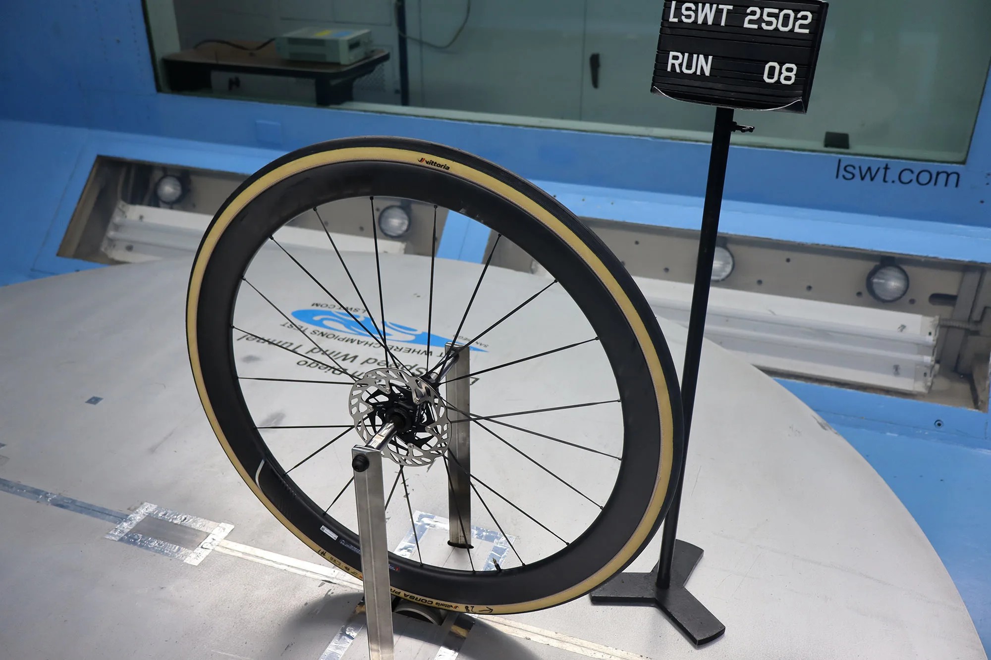 Vision-Metron-45-60-RS-carbon-spoke-aero-road-wheels-review_Low-Speed-Wind-Tunnel.jpg