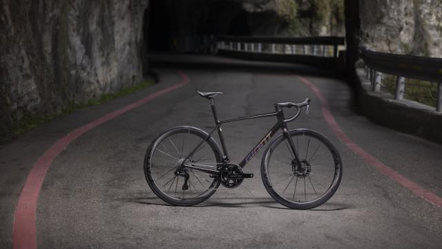 Giant TCR Advanced SL 0-DA荣获台北展d&i创新设计奖