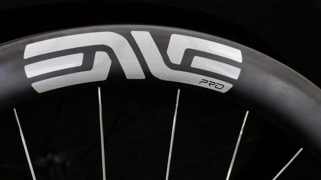 波加查爬坡用！ENVE推出SES 4.5 Pro超轻碳纤维轮组
