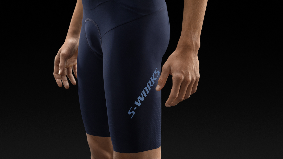 64525-34_APP_S-WORKS-RACE-BIB-SHORT-MEN-DKNVY_DETAIL2.jpg
