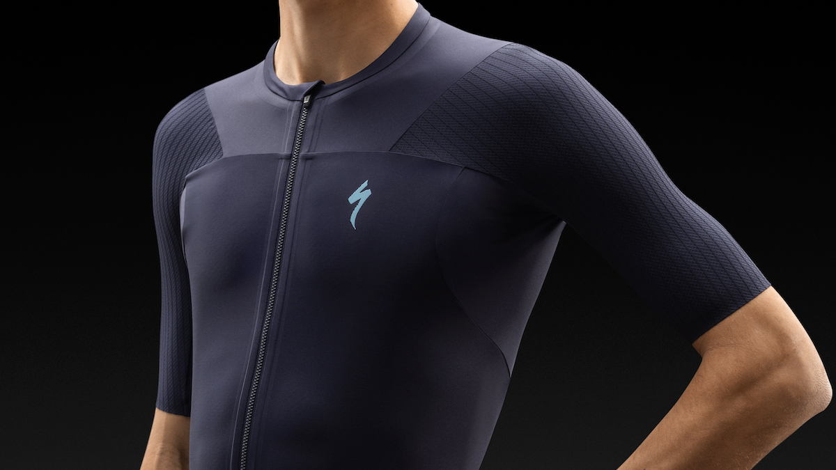 65725-00_APP_S-WORKS-RACE-JERSEY-SS-MEN-DKNVY_DETAIL1.jpg
