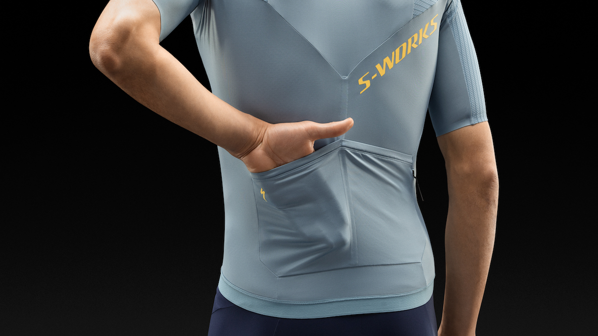 65725-00_APP_S-WORKS-RACE-JERSEY-SS-MEN-GCL_DETAIL2.jpg