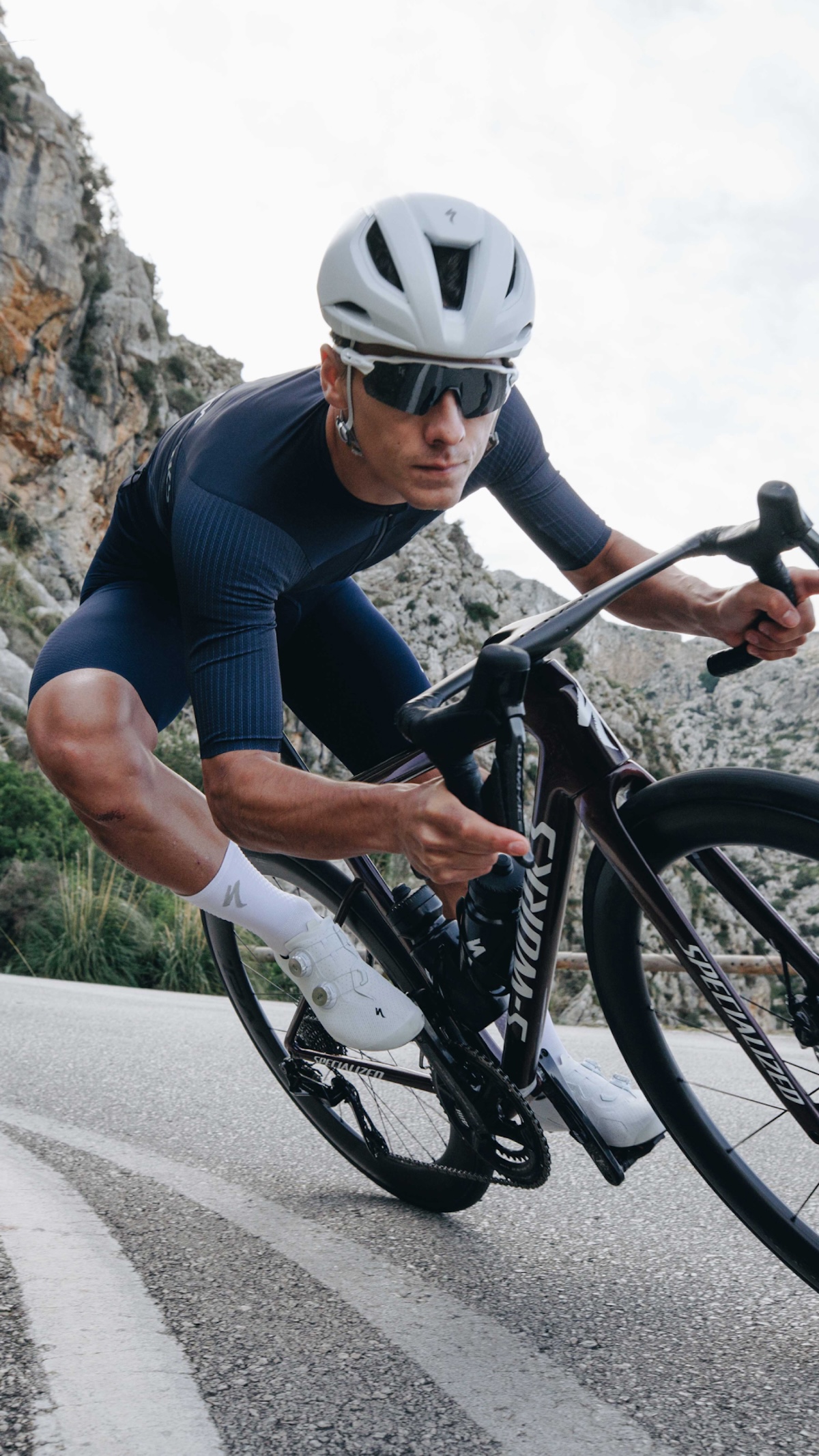 BRD-13256_2025S-Works_Apparel_Road_Social_Experience_9x16_04.jpg