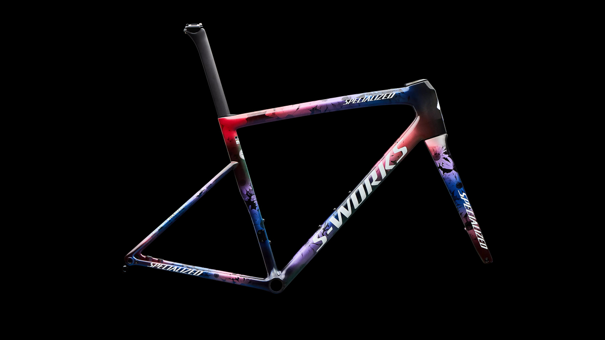 74926-08_TARMAC-SL8-SW-FRMSET-DEMI-COLLECTION_HERO-PDP_DARK_副本.jpg