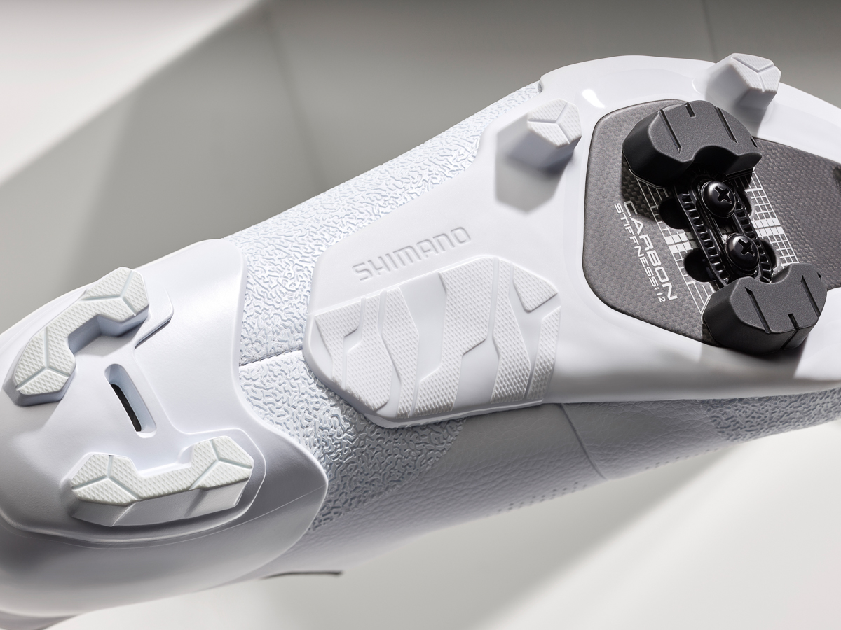 RX910 Wht Spotlight 007 66db6b.jpg