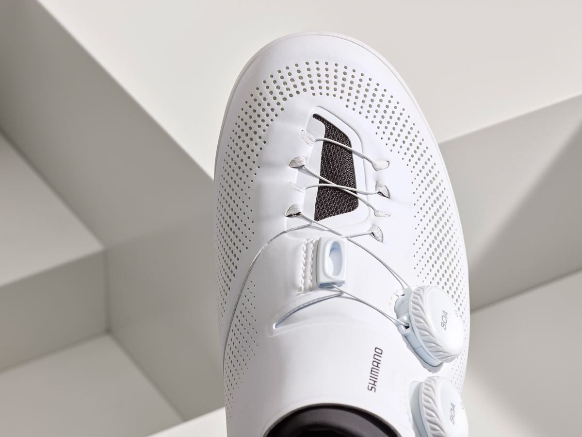 RX910 Wht Spotlight 008 B383e1.jpg