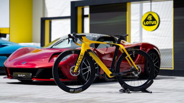 驭风来袭 LOTUS TYPE 136亮相「莲花跑车·注定热血」神车盛宴