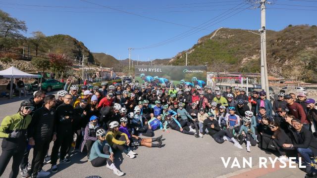 与职业车手近距离接触 Van Rysel携手迪卡侬-AG2R车队走进北京