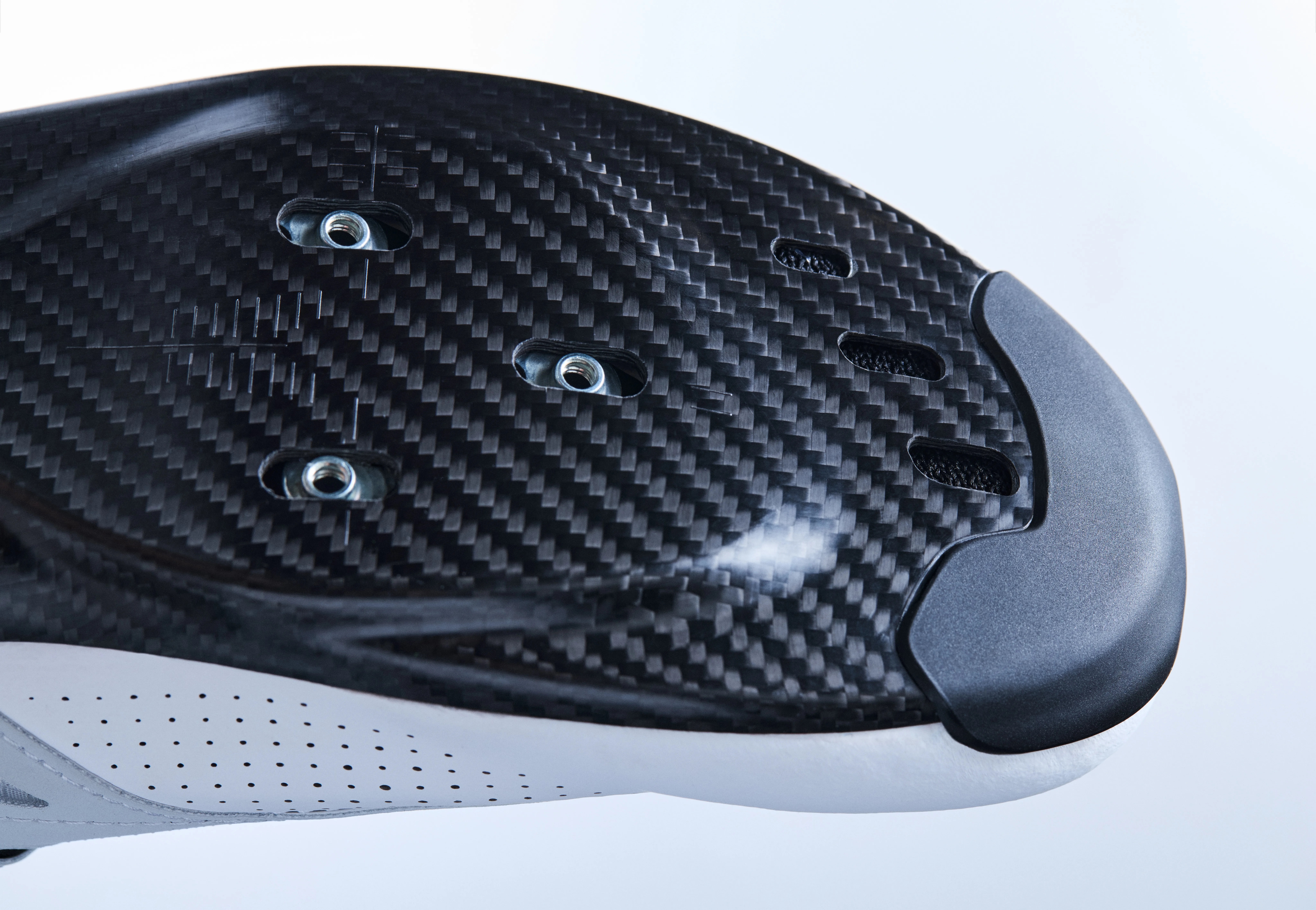 Q36.5-Unique-Pro-Shoe-thin-carbo.jpg