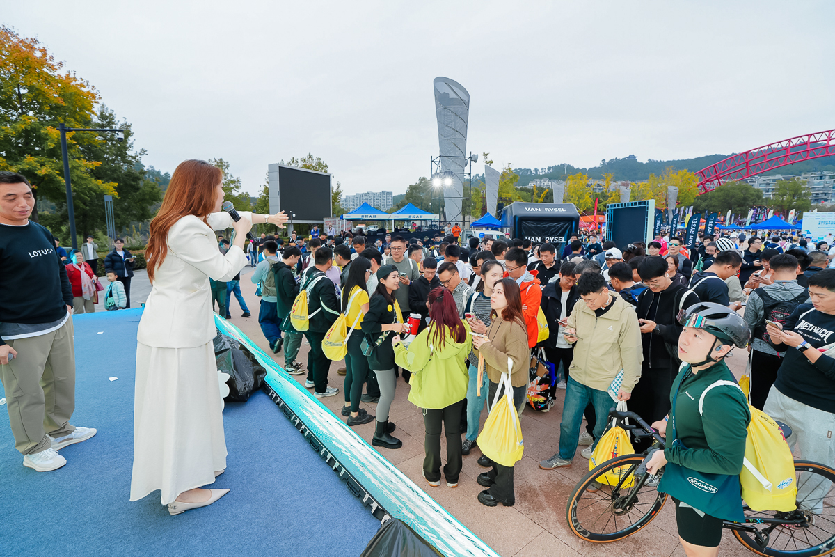 1762927348539498.jpg JR504459_2554530515-rp4102772616.jpg