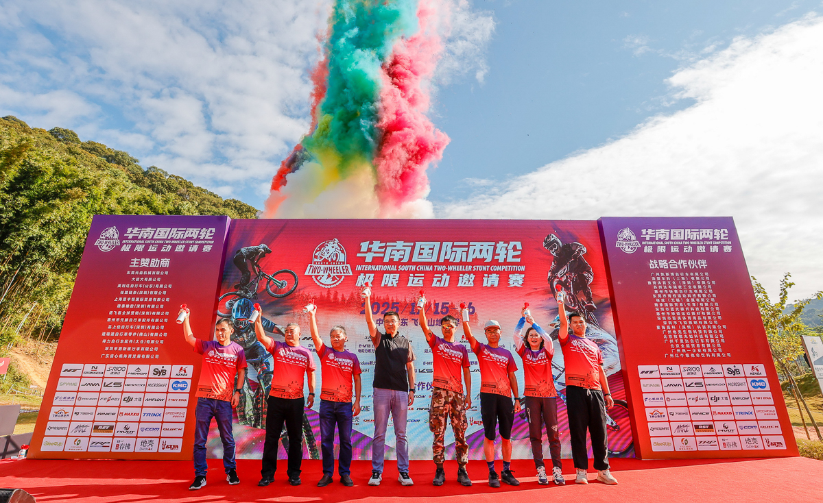 1763443166909286.jpg 3b29a1341338462f1142c251d6305aef.jpg