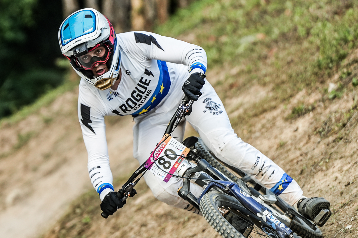 1763443875216792.jpg DSC09351-356.jpg