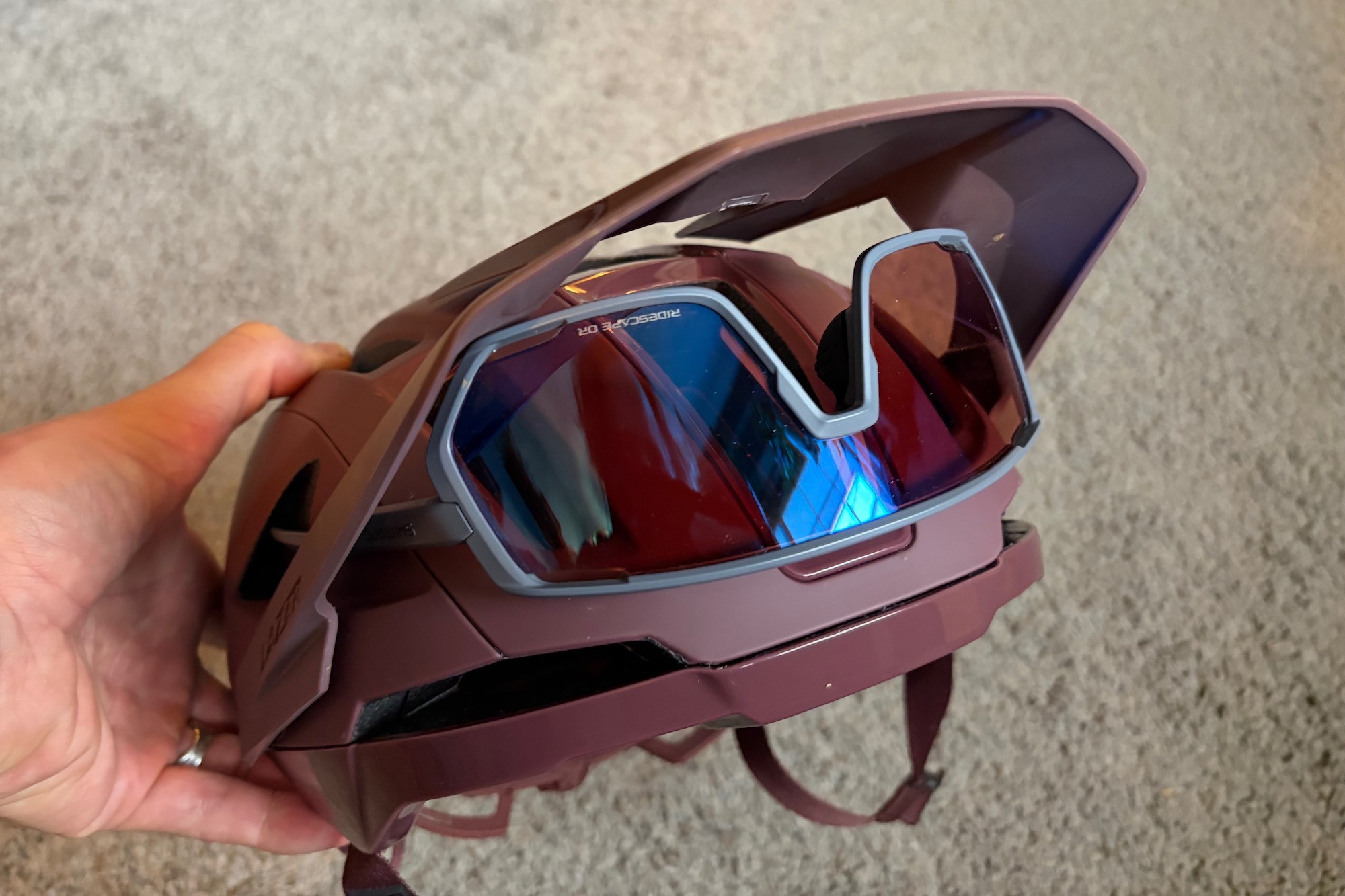 1763617143298222.jpg Sunglasses-Dock.jpg