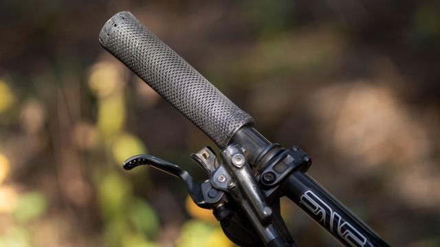 ENVE推出两款山地车把套 分别定位XC与林道