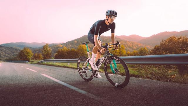 UCI认证下的速度革命 FACTOR全新ONE正式登场