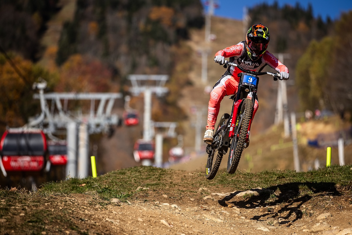 1771917270140474.jpg RockShox_MY27_BoXXer_VividCoil_AS_MontSainteAnne_8597.JPG