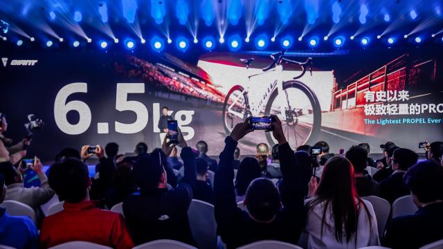 更轻的Giant Propel变身全能气动，那TCR怎么办？