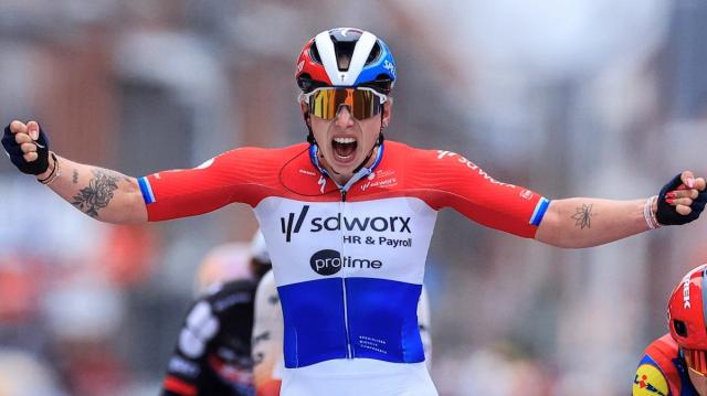 弗兰德斯女子赛：洛蕾娜·维贝斯连续第三年夺冠