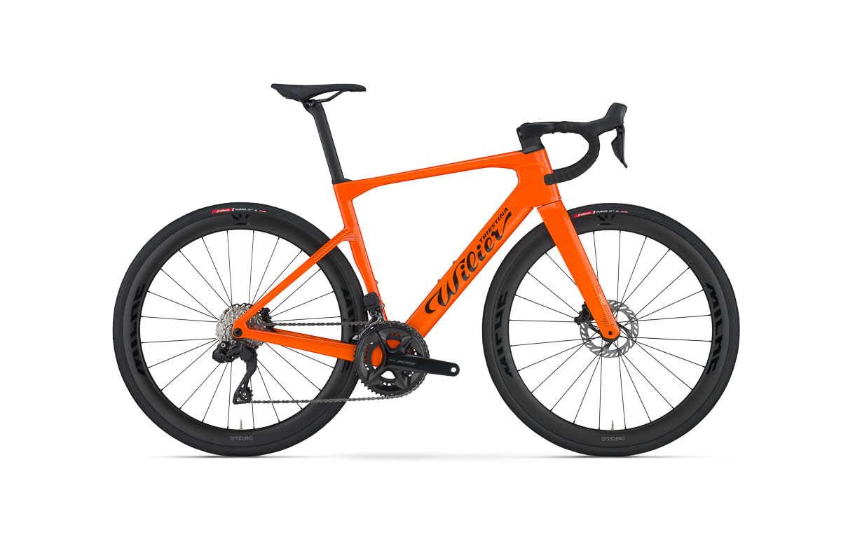 Rapida_G48_OrangeGlossy_Lato-asfalto_lat_white.jpg