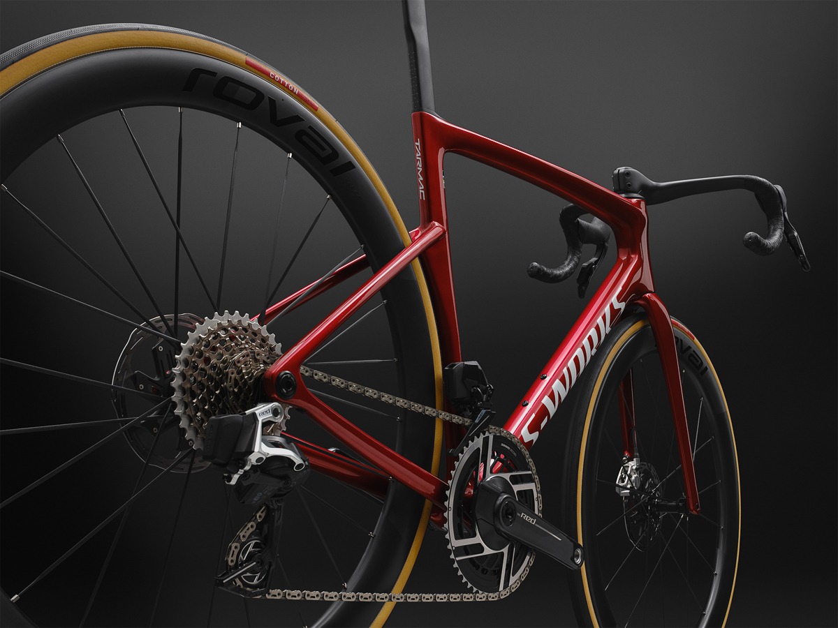 94927-07_TARMAC-SL9-SW-AXS-RBYMET-METWHTSIL_MED-REAR-3QUATERS-DETAIL_14334_b.jpg