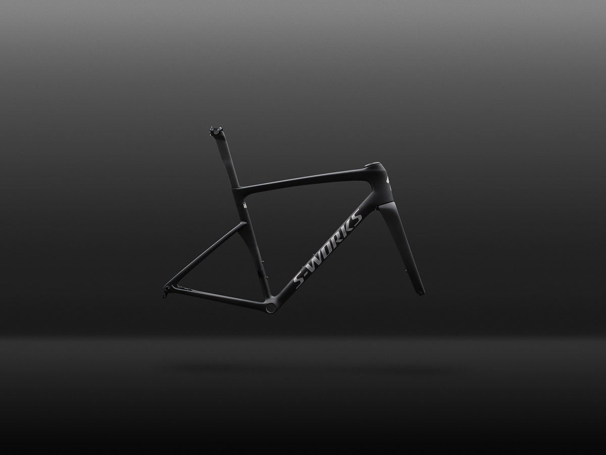74927-16_TARMAC-SL9-SW-FRMSET-CARB-SILHLG_PROFILE_14845_b.jpg