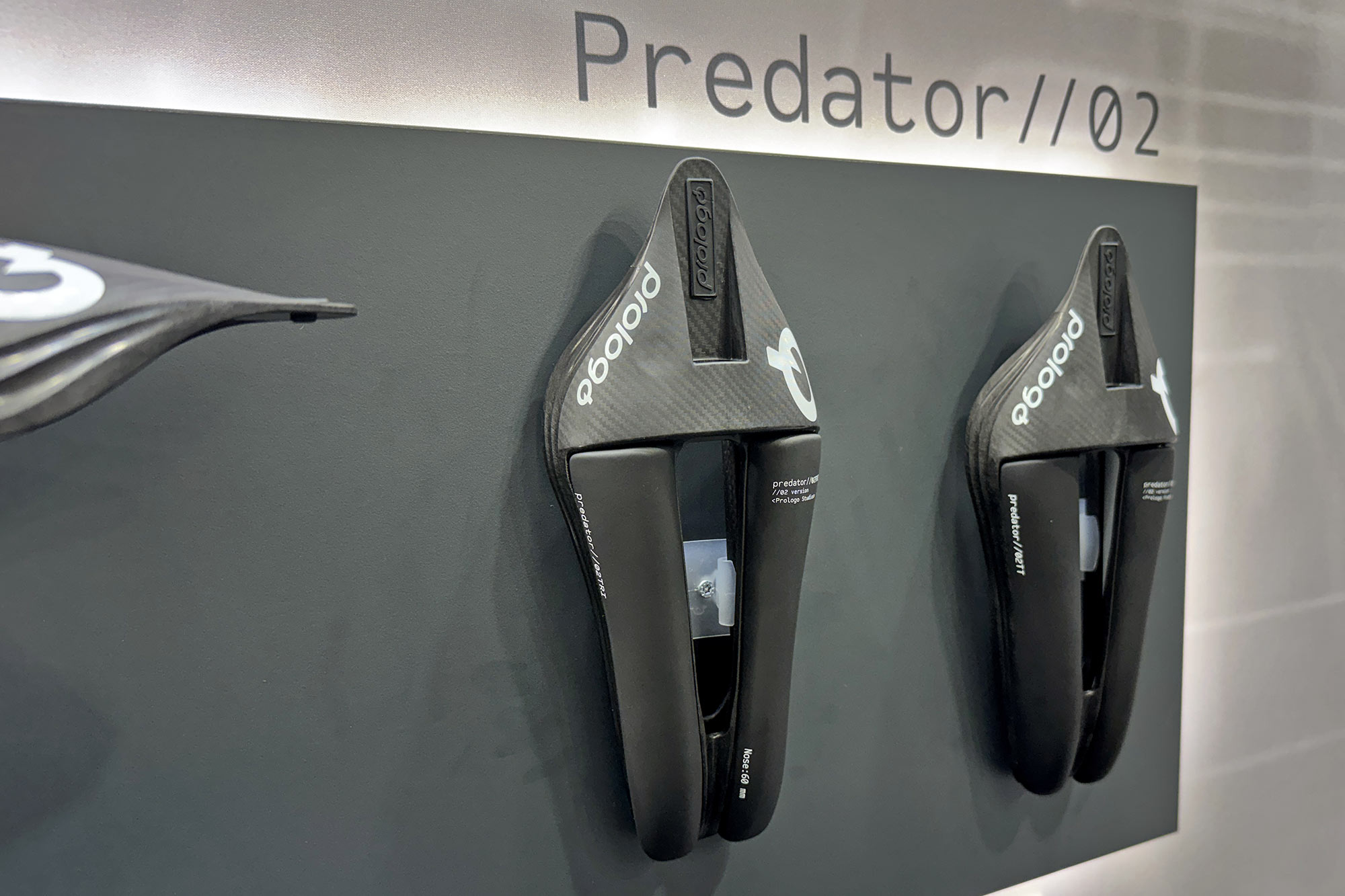 Prologo-Predator-02-aero-TT-tri-saddle-gets-normal-oval-carbon-rails_two-new-versions.jpg
