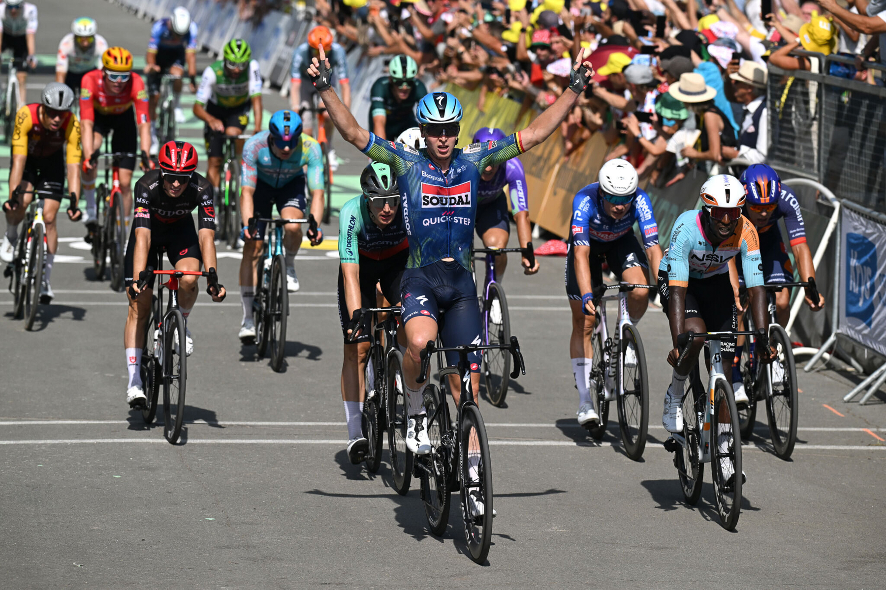 Tim-Merlier-Le-Tour-Stage-8-Victory.jpg
