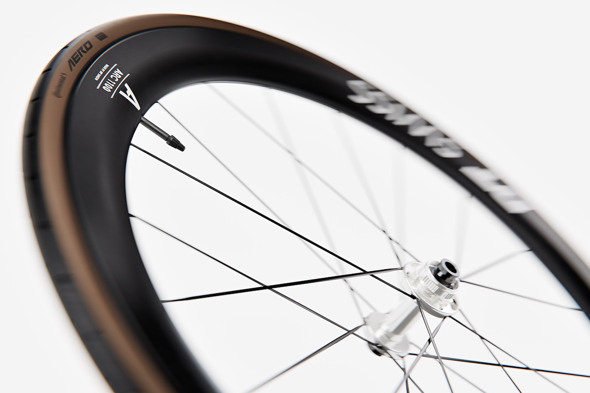 DTSwiss-Road-ARC-1100-Dicut-White-Ltd-Polished-Perfection-Detail-Wheel-Aero-Tire-1920px.jpg